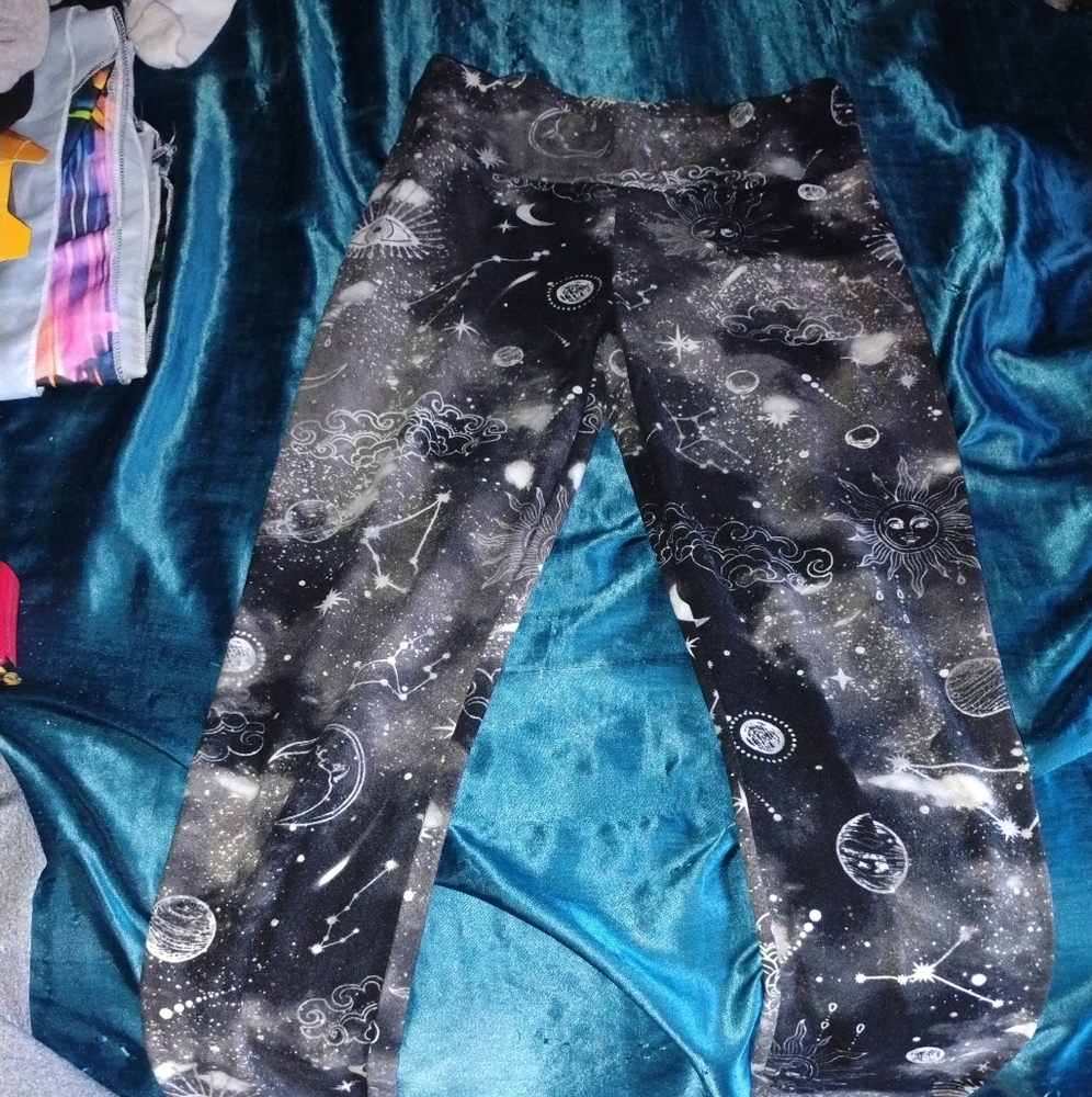 No Boundaries Cosmic Print Kids Leggings - Black and White